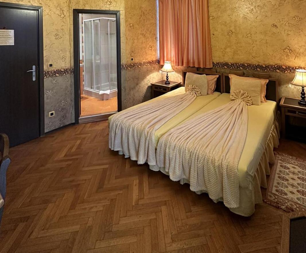 Guesthouse Petra Veliko Tărnovo Exteriör bild