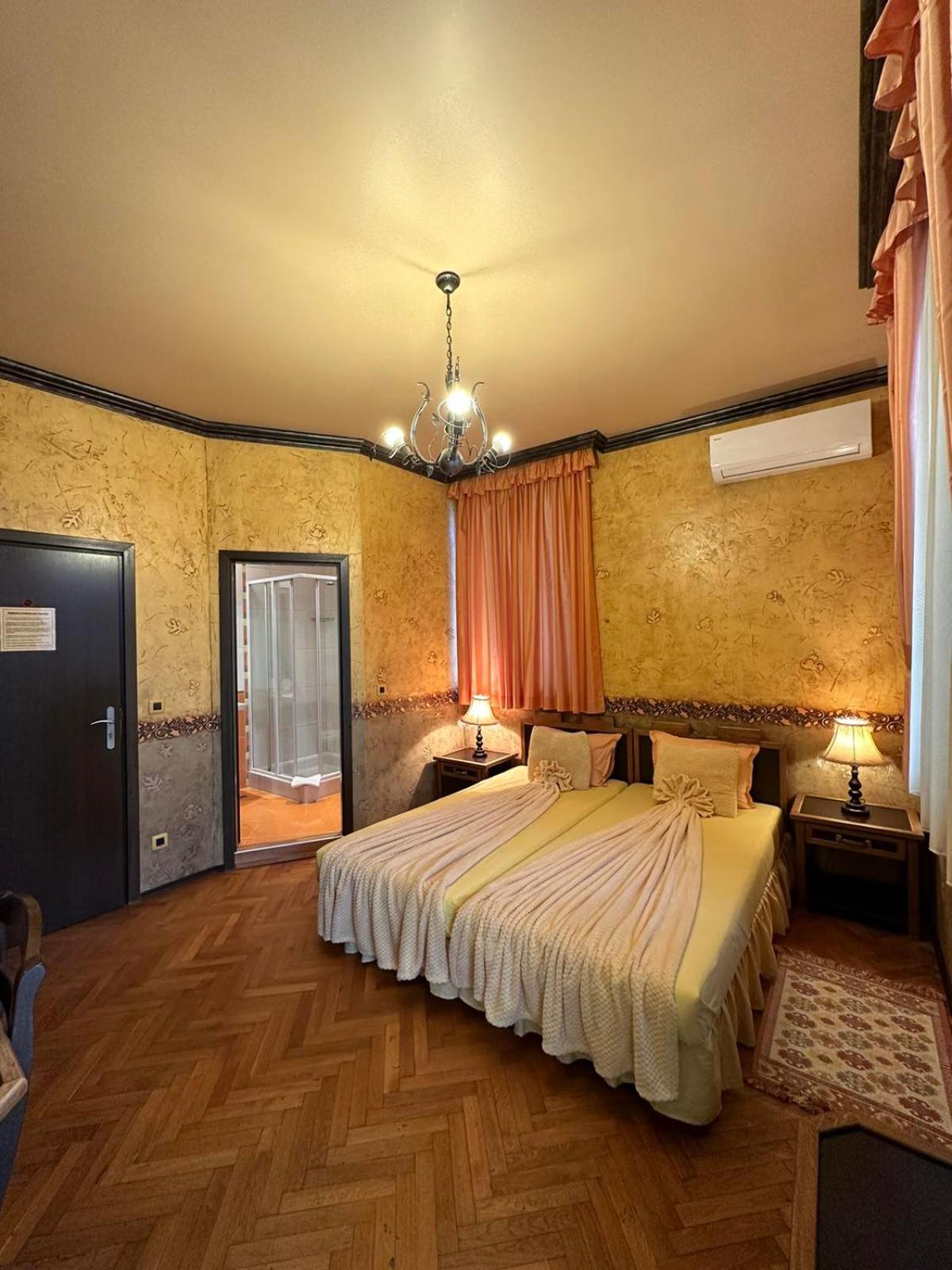 Guesthouse Petra Veliko Tărnovo Exteriör bild